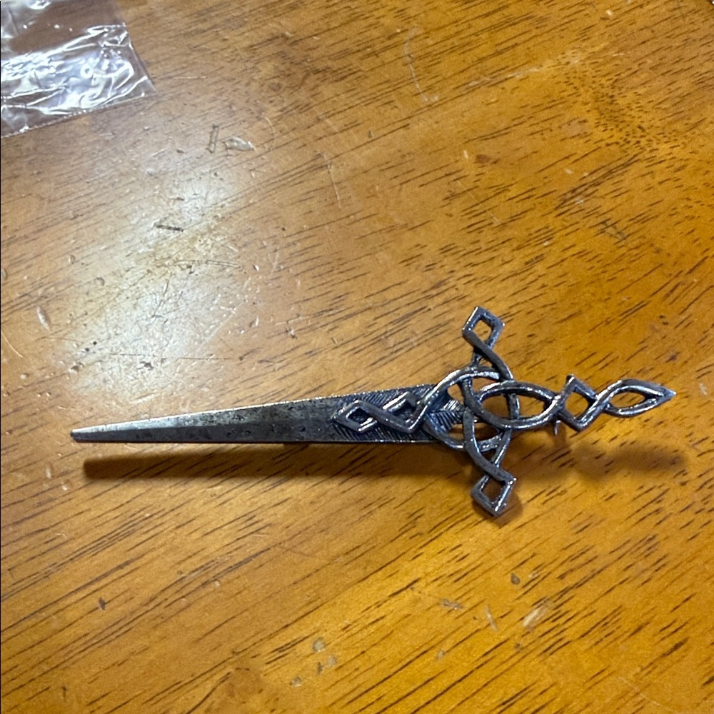 Kilt pin